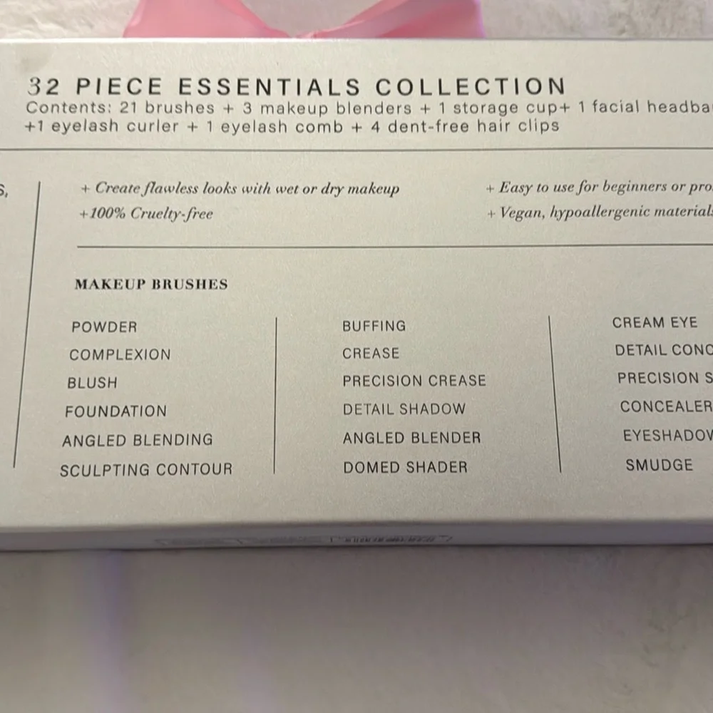 2024 Glitz & Glam Christmas holiday 31 piece essential brush collection 🎀💎 - Picture 15 of 16